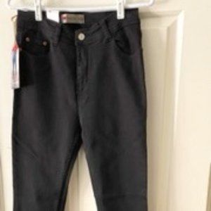 Brand new black jean Levi's,  Demi Curve.